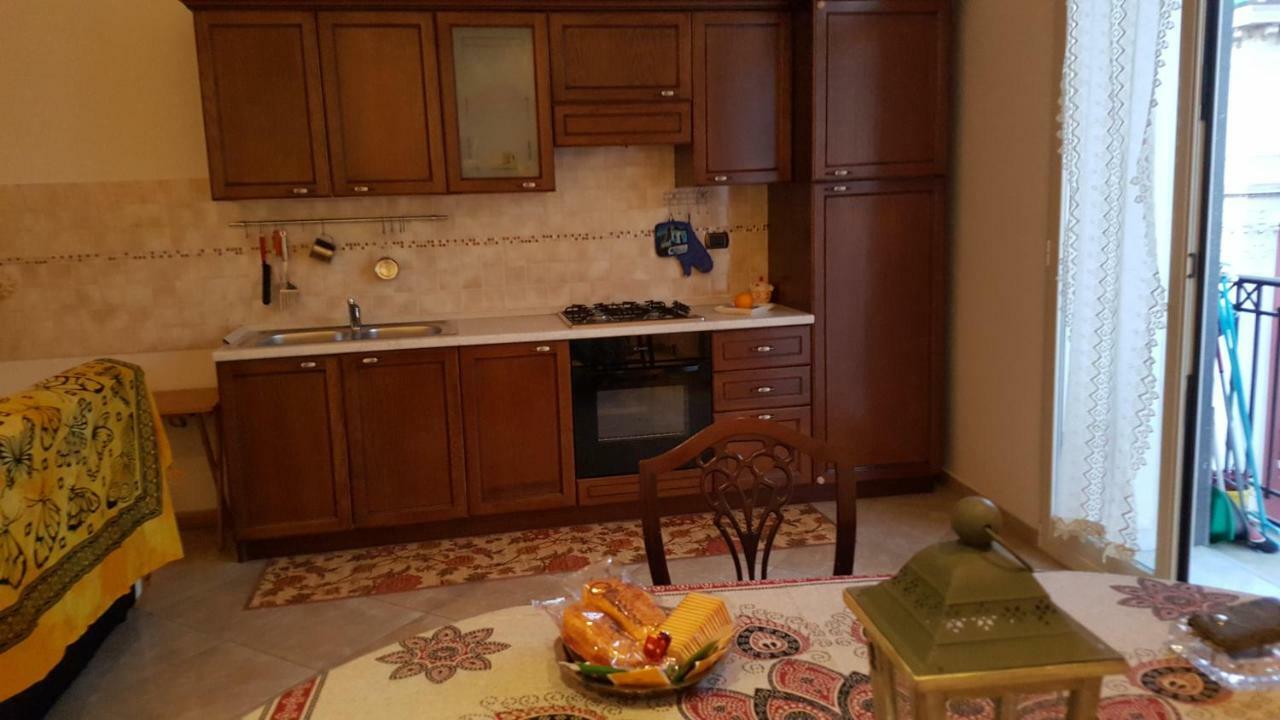 Una Casetta Al Centro Di Napoli Extérieur photo